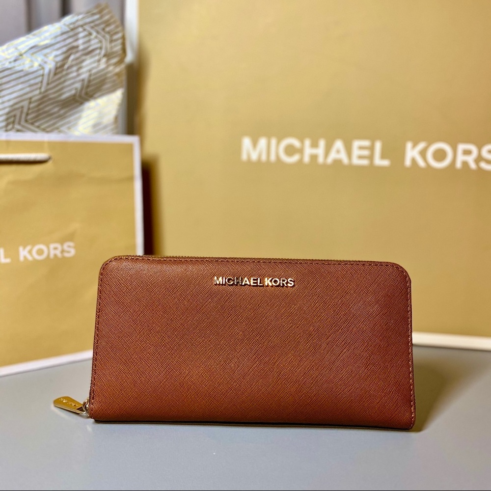 MICHAEL Michael Kors | Jet Set Travel XL Wallet